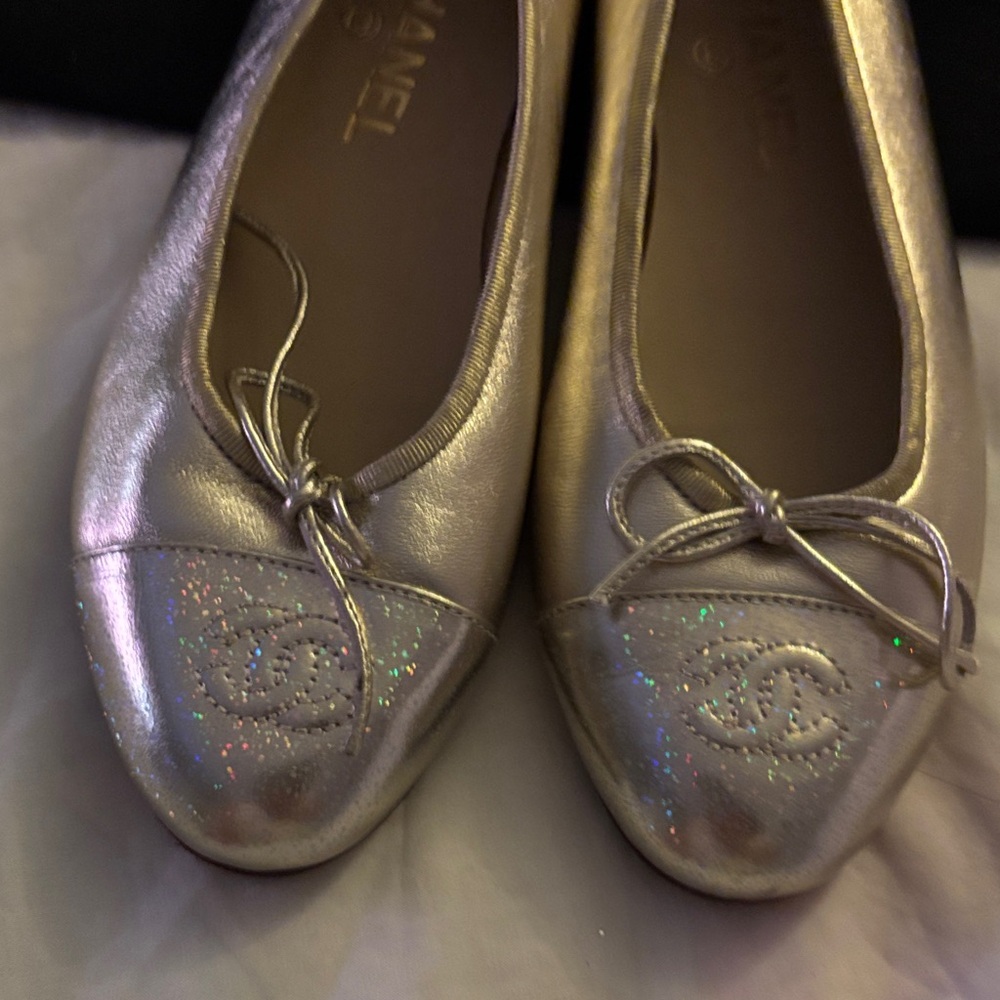 CHANEL Women's Metallic Gold Flats - Picture 13 of 15